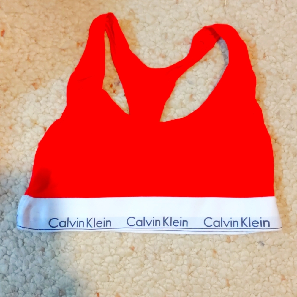 Sports bra